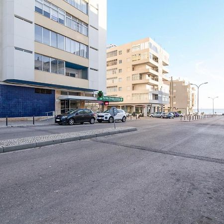Modern Apartment By The Sea Quarteira Exterior photo