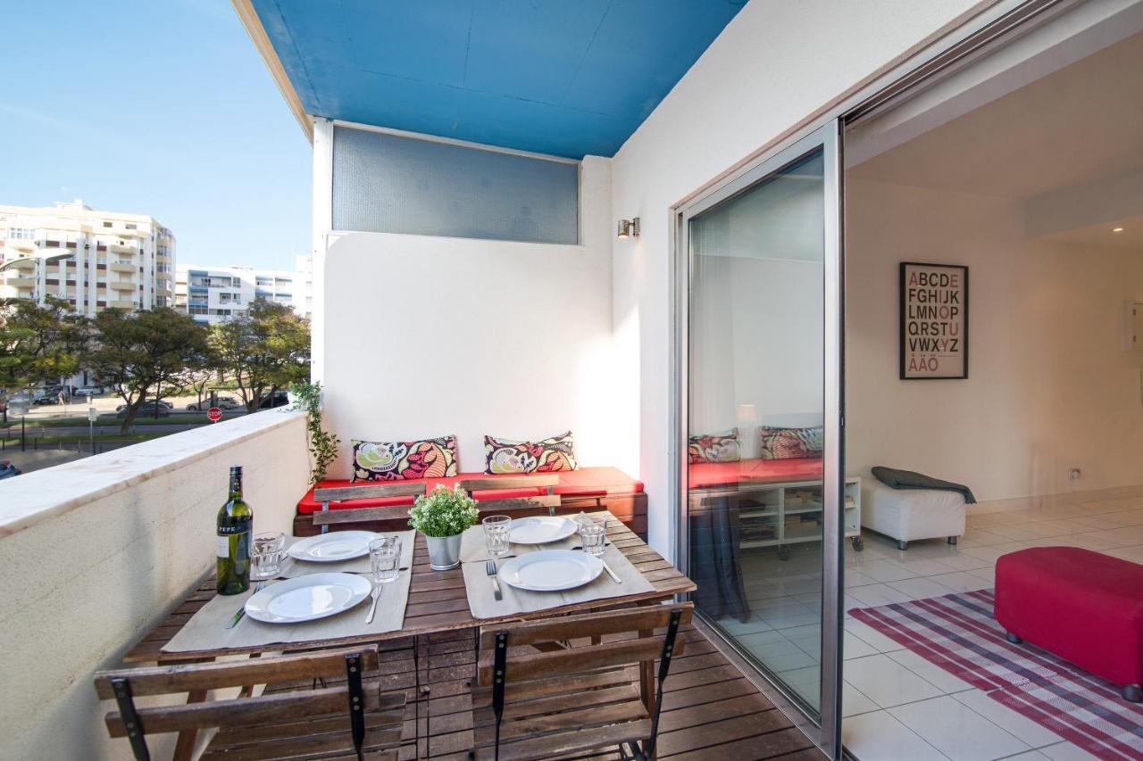 Modern Apartment By The Sea Quarteira Exterior photo