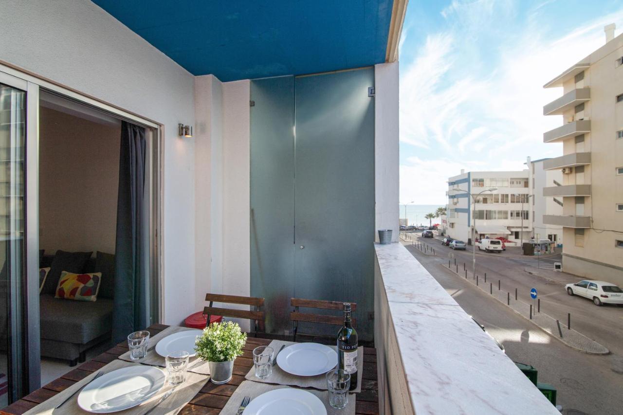 Modern Apartment By The Sea Quarteira Exterior photo