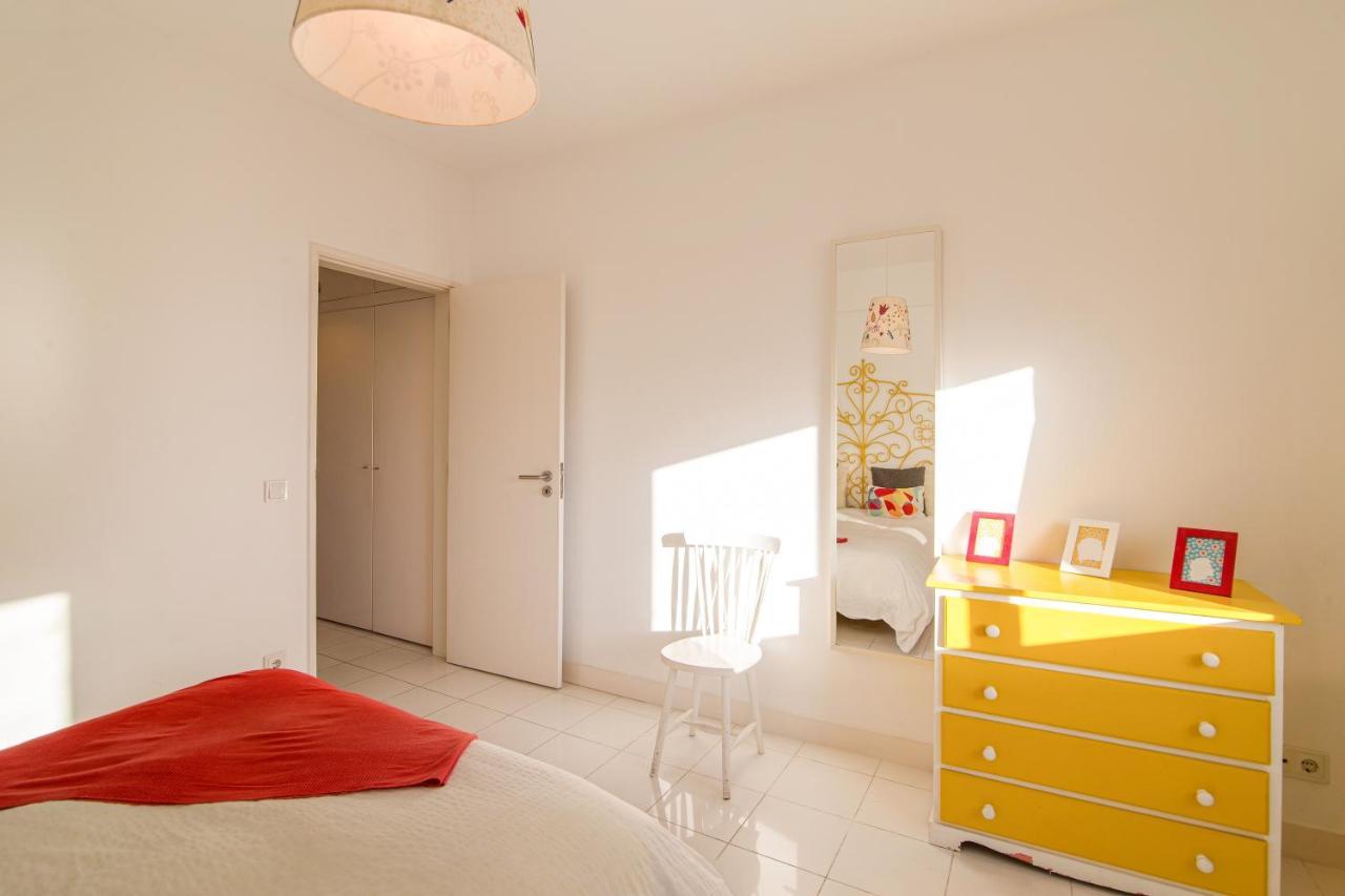 Modern Apartment By The Sea Quarteira Exterior photo
